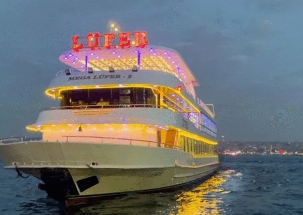 Why Bosphorus Evening Experiences Continue to Stand Out in Istanbul